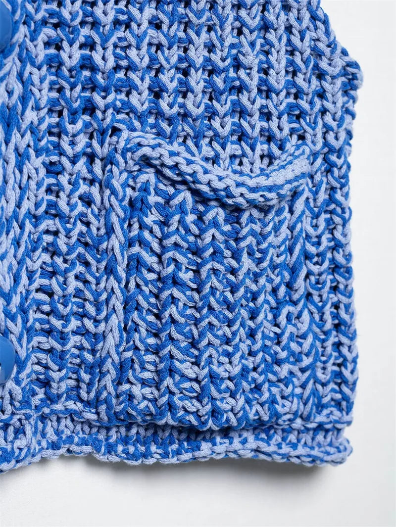 Chic Sleeveless Blue Knitted Top with Pockets VestiVogue