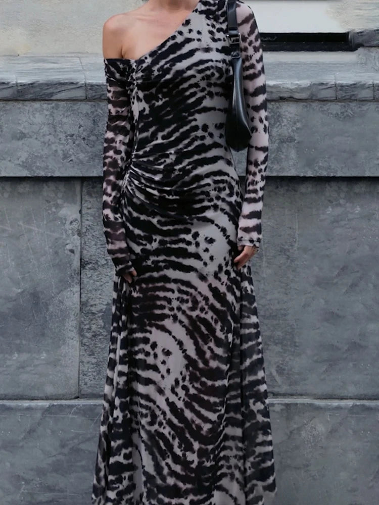 Diagonal Collar Stripe Print Sheath Dress with Full Sleeves VestiVogue