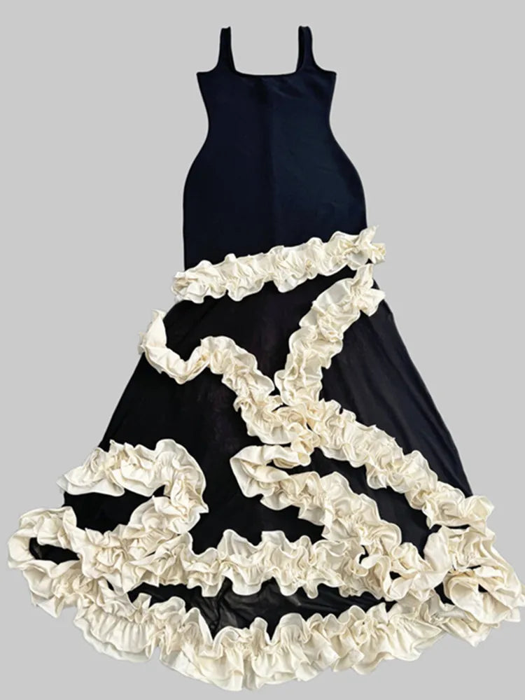 Elegant Maxi Ruched Bodycon Dress in Black and White VestiVogue