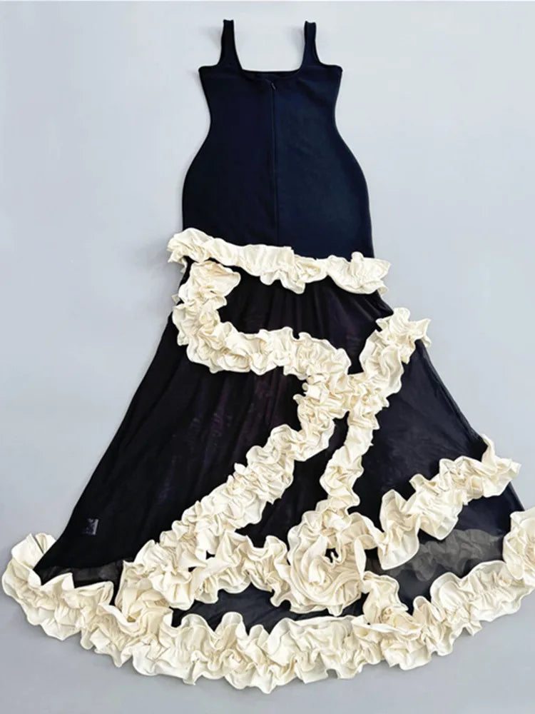 Elegant Maxi Ruched Bodycon Dress in Black and White VestiVogue