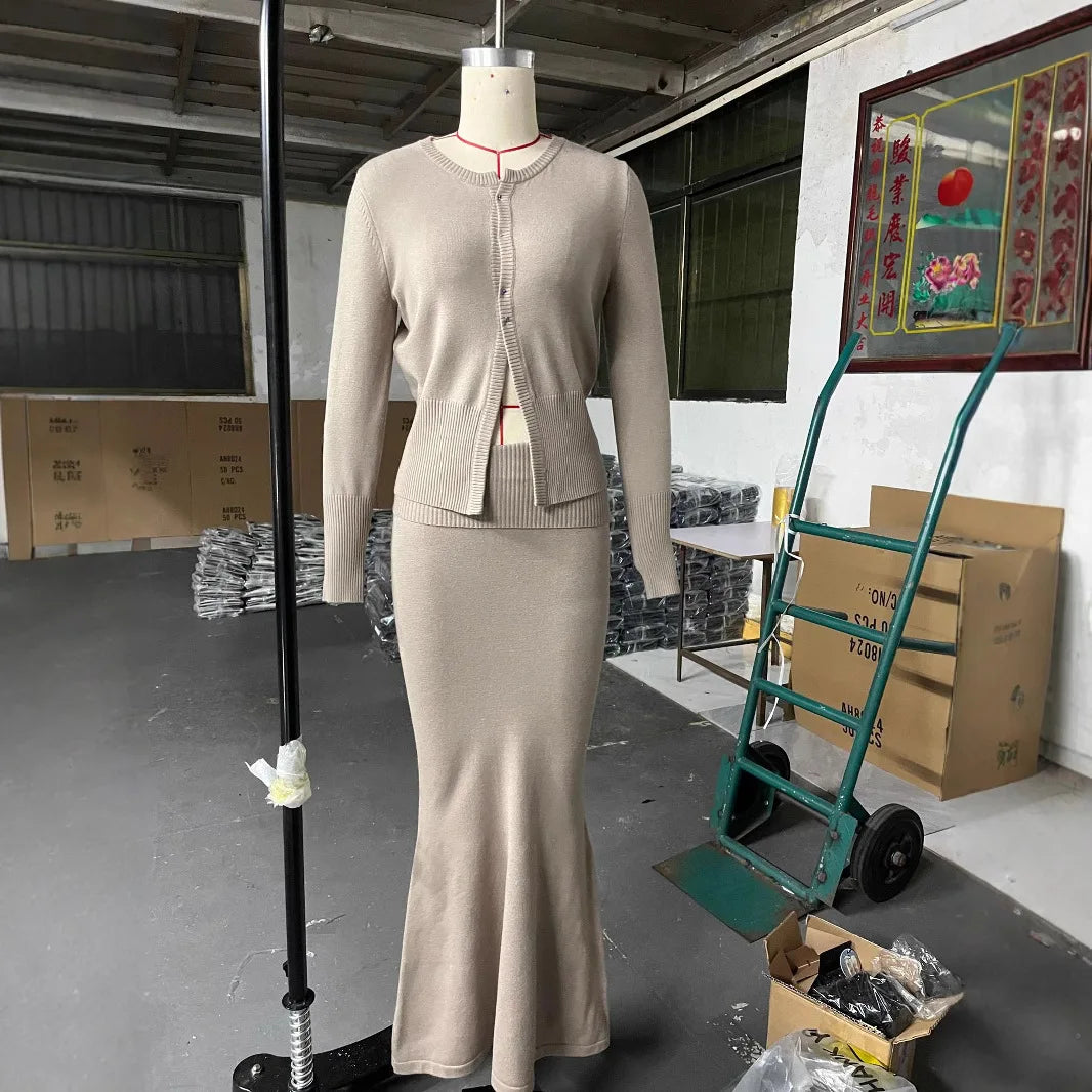 Chic V-Neck Sweater & Fish Tail Skirt Set VestiVogue