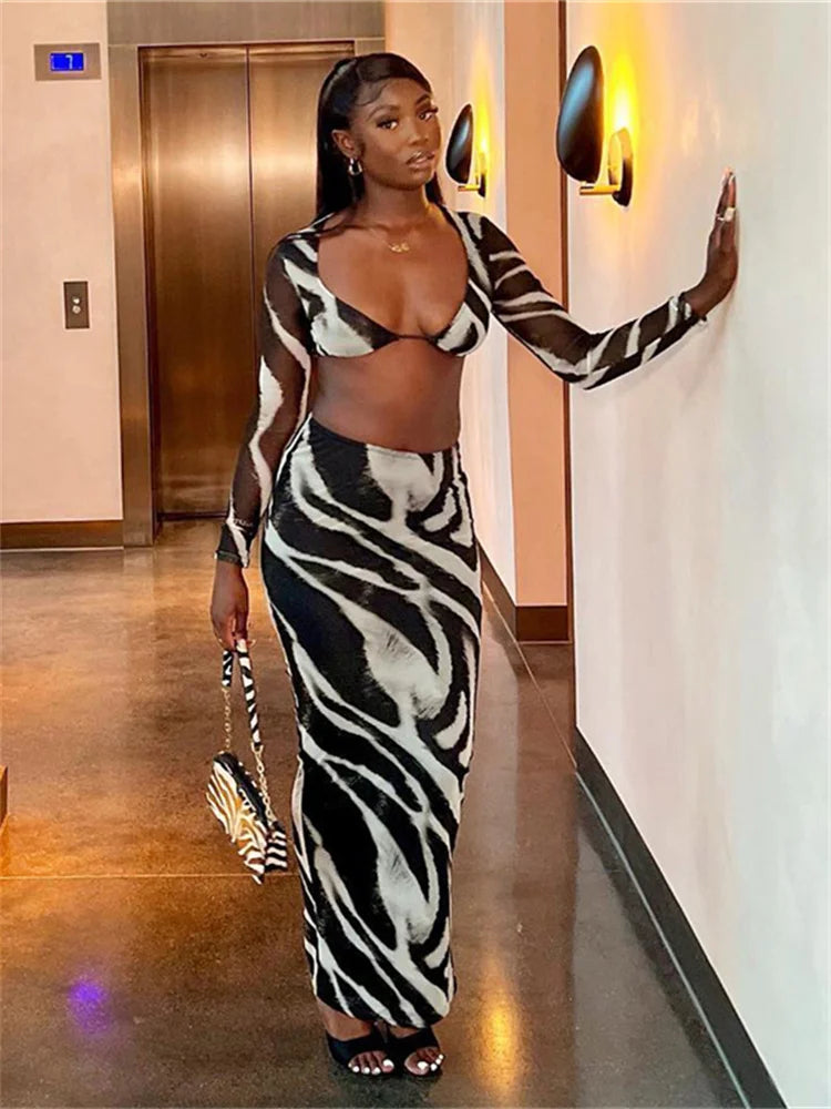 Elegant Print Two-Piece Set with Slim Crop Top and High-Waisted Skirt VestiVogue