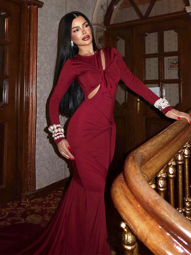 Chic Cross Ruched Maxi Dress with Cut-Out and Full Sleeves VestiVogue