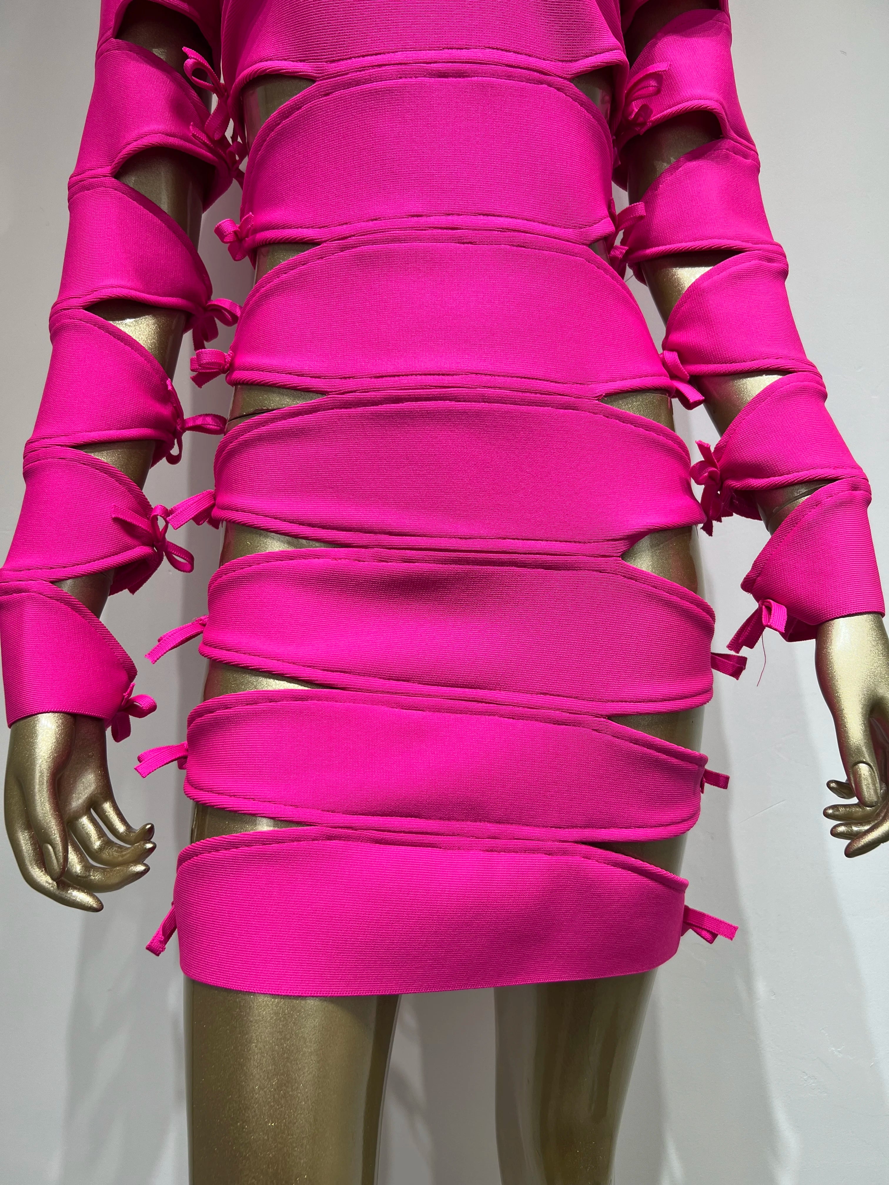 Elegant Pink Bow Tie Mini Bandage Dress with Hollow-Out Detail VestiVogue