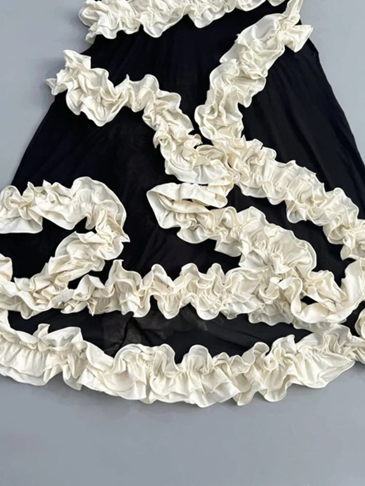 Elegant Maxi Ruched Bodycon Dress in Black and White VestiVogue