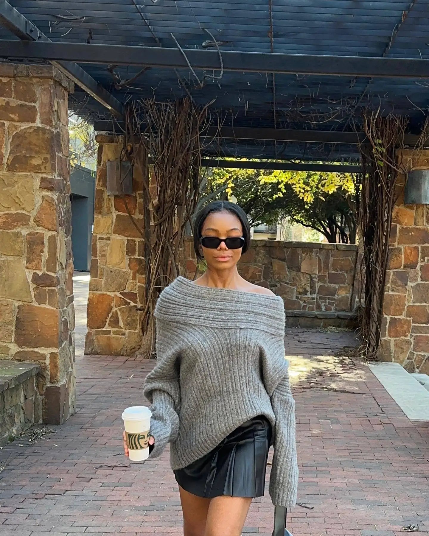 Loose Off-Shoulder Ribbed Knitted Sweater VestiVogue