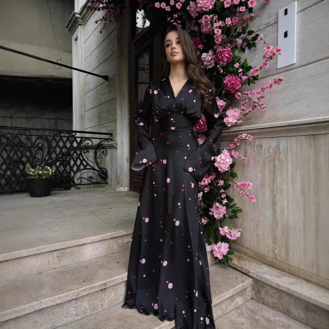Elegant Printed Satin Pleated V-Neck Long Dress VestiVogue Black 1996 M