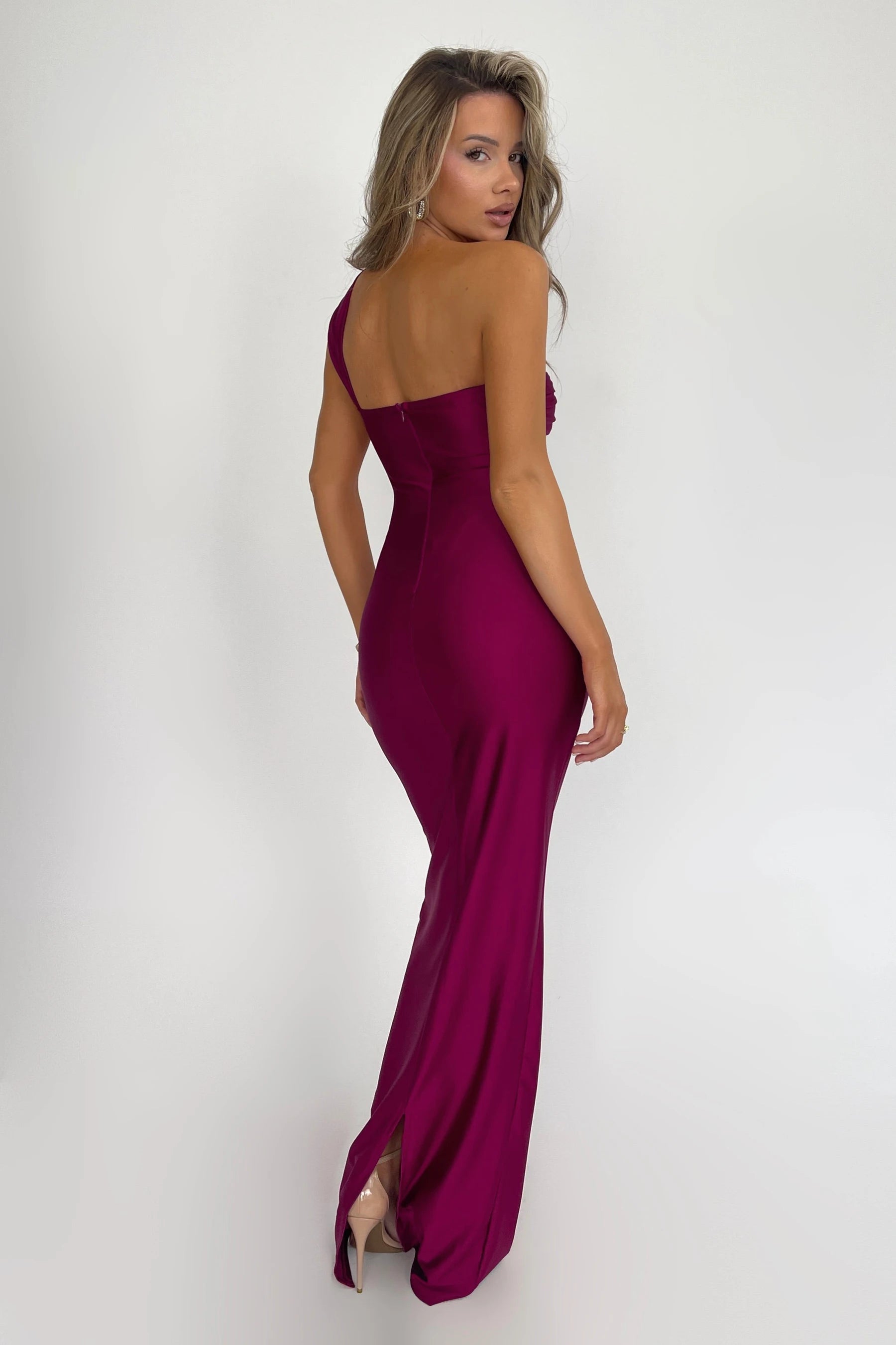 Sleek Sleeveless Zipper Maxi Dress VestiVogue