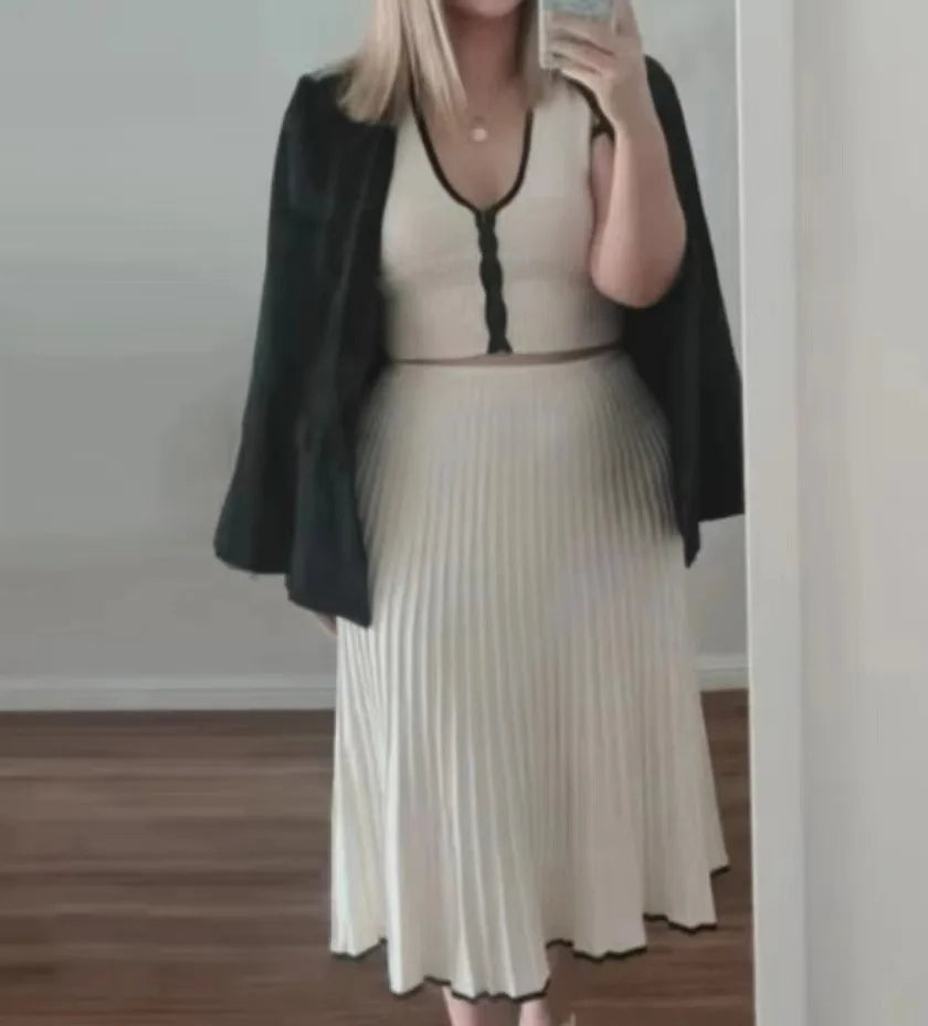 Knit Patchwork Crop Top and A-Line Skirt Set VestiVogue