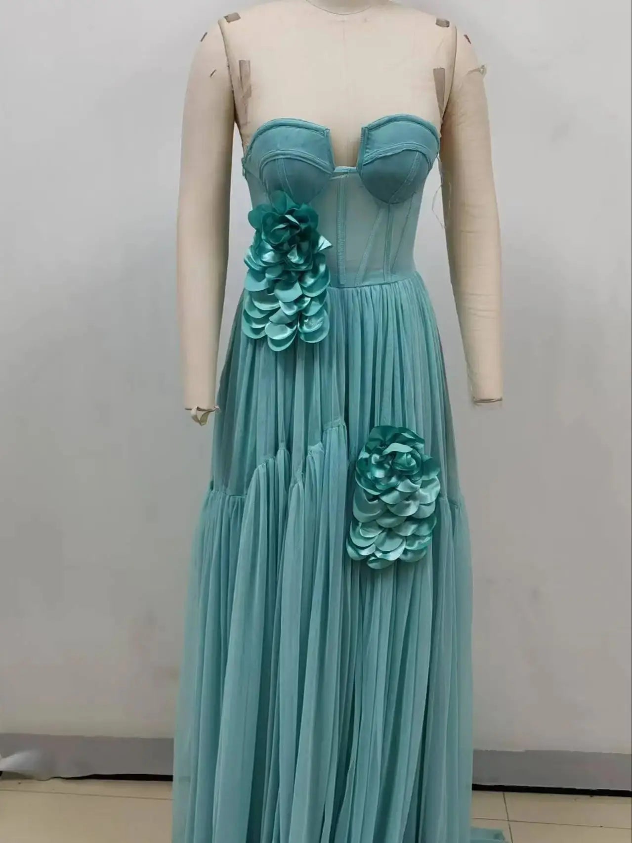 Luxury Strapless Flower Maxi Dress for Elegant Evening Events VestiVogue  