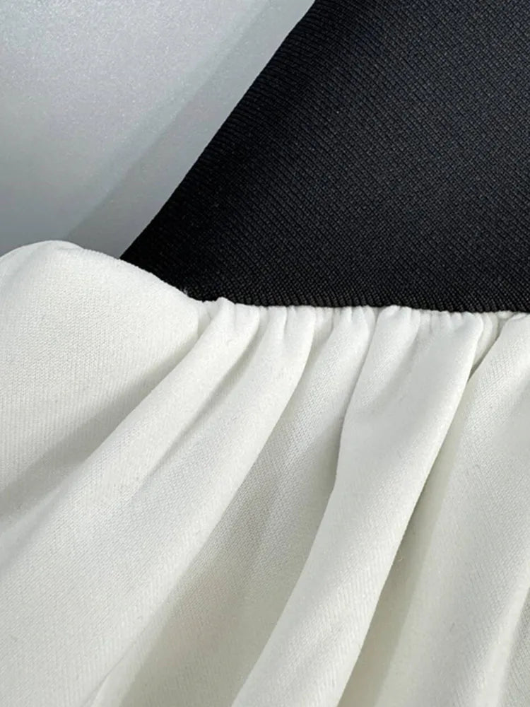 Elegant Strapless A-Line Maxi Dress with Ruched Detail VestiVogue