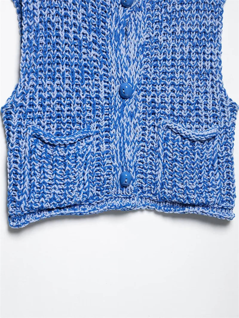 Chic Sleeveless Blue Knitted Top with Pockets VestiVogue