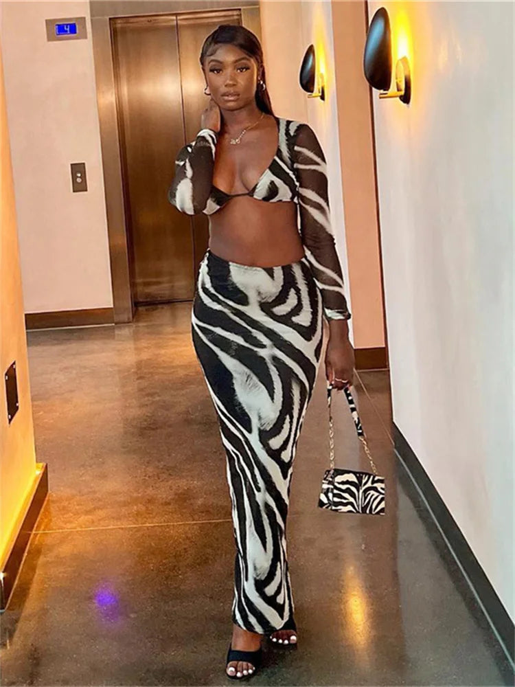 Elegant Print Two-Piece Set with Slim Crop Top and High-Waisted Skirt VestiVogue