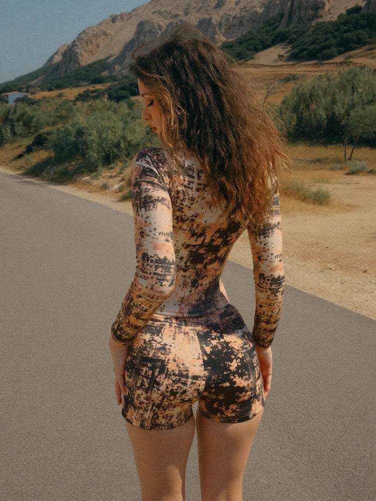 Chic Slim-Fit Zip-Up Coat and Shorts Set VestiVogue