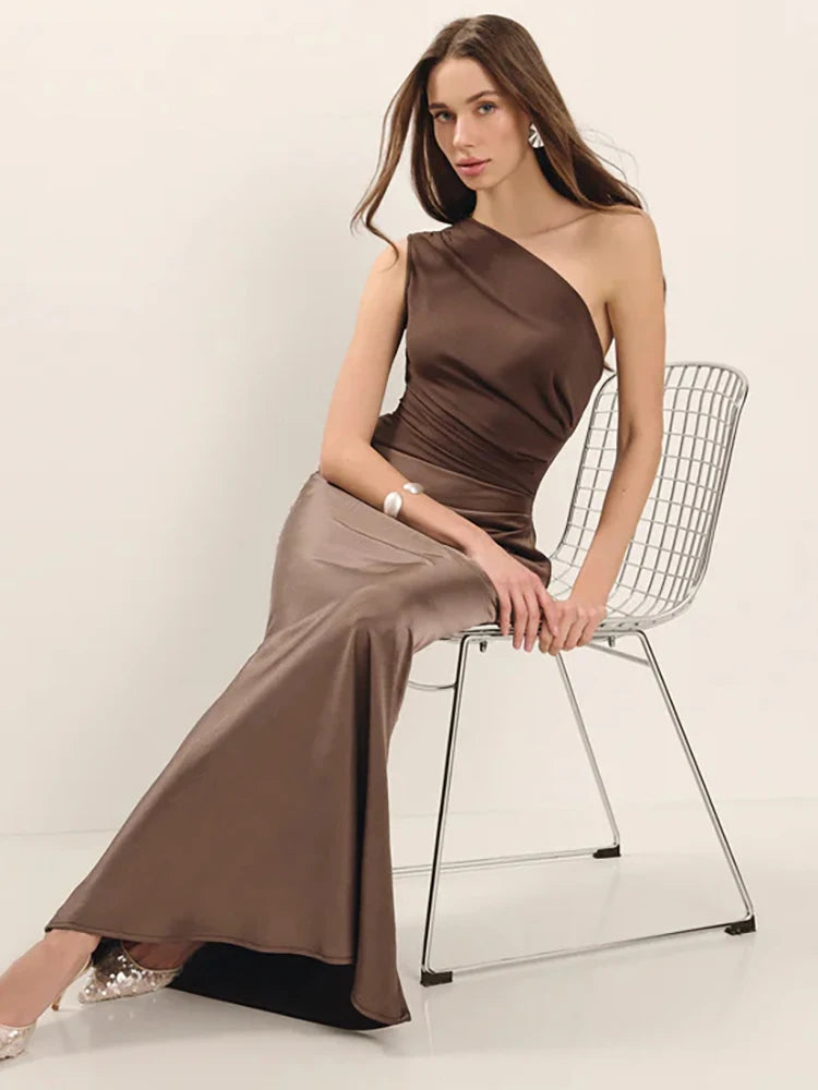 Elegant Satin Inclined Shoulder Maxi Dress - Sleeveless Backless Bodycon Design VestiVogue