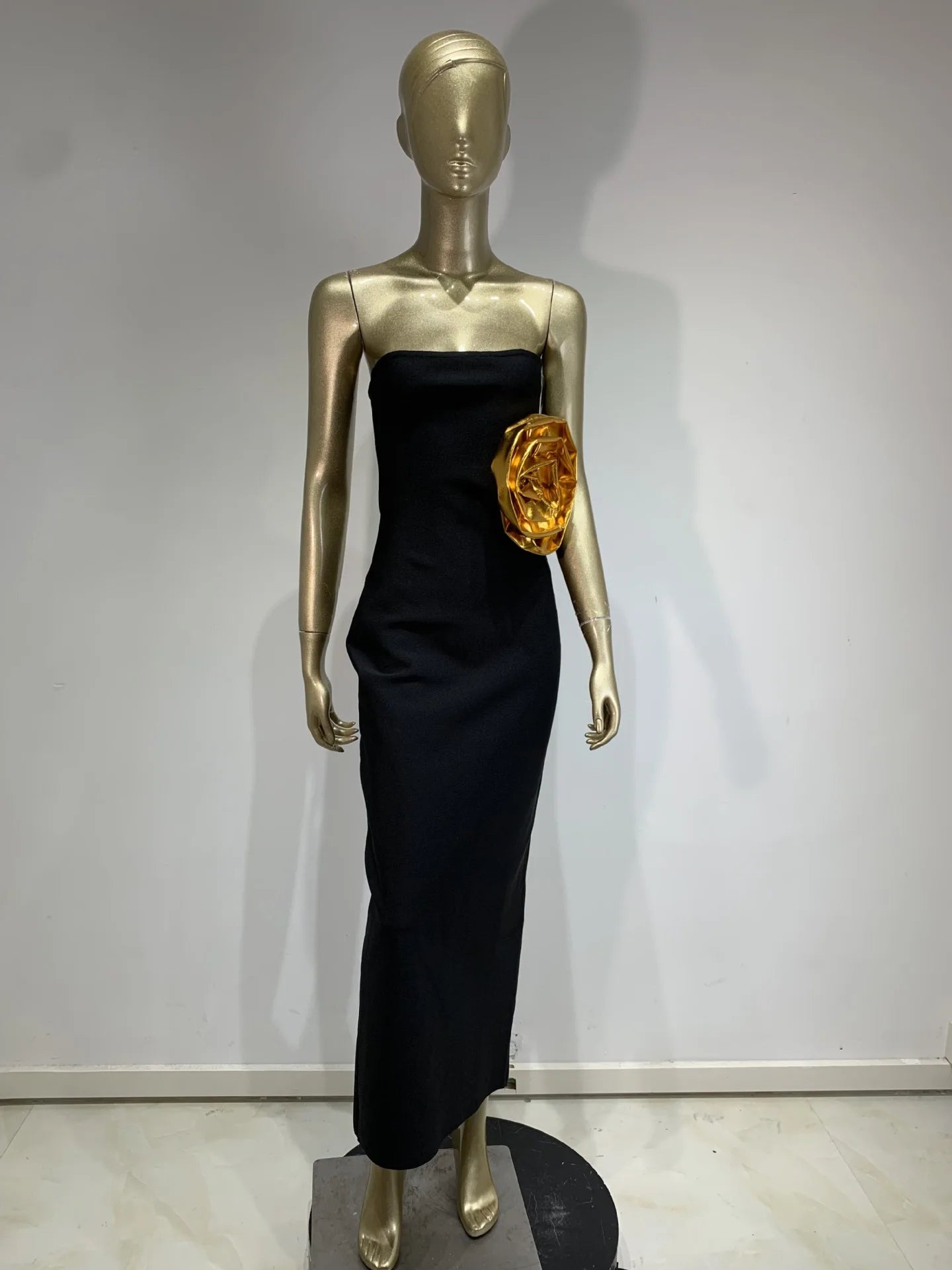 Sexy Strapless Gold Flower Bodycon Dress for Elegant Parties VestiVogue black XS