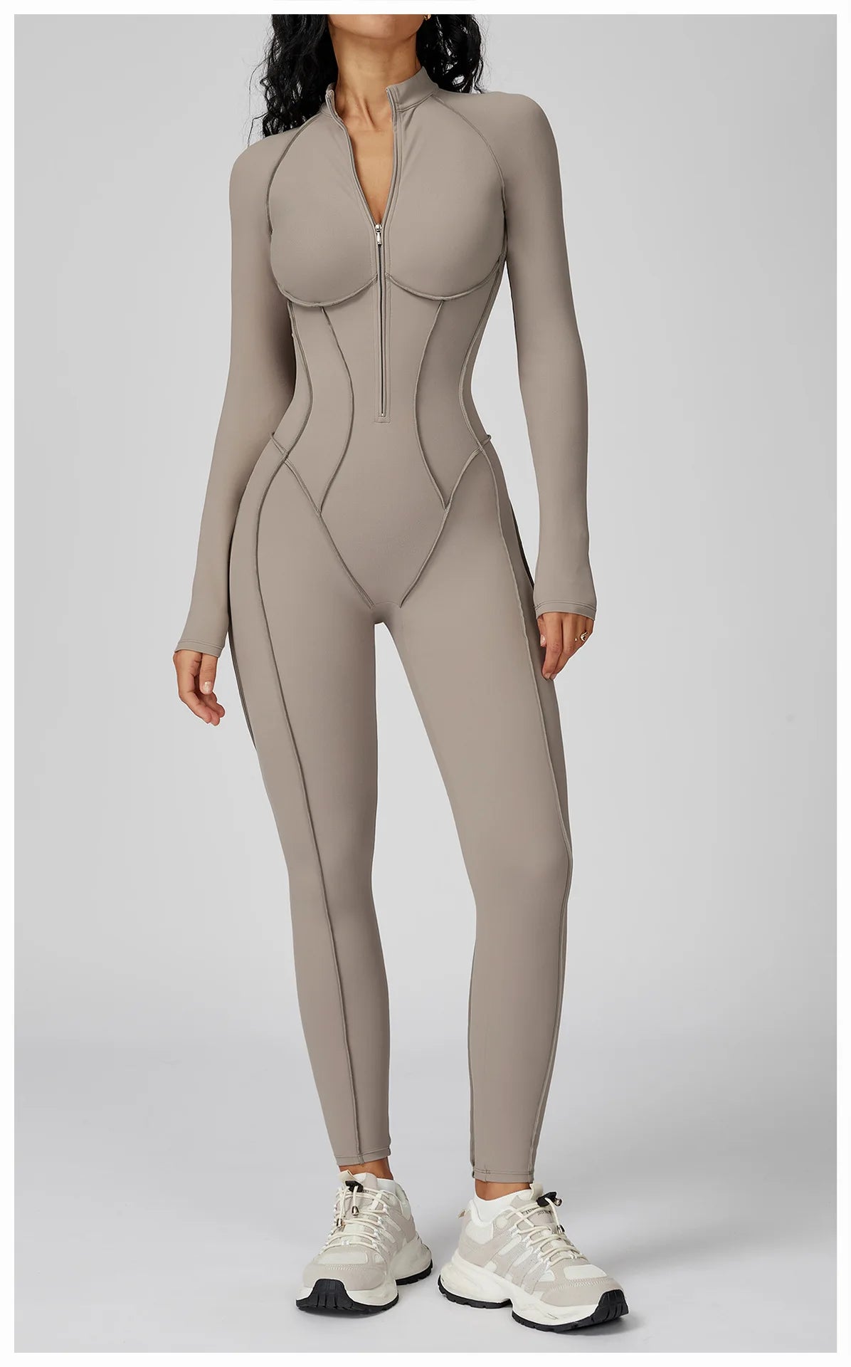 Chic Long-Sleeved Jumpsuit in High-Quality Polyester VestiVogue