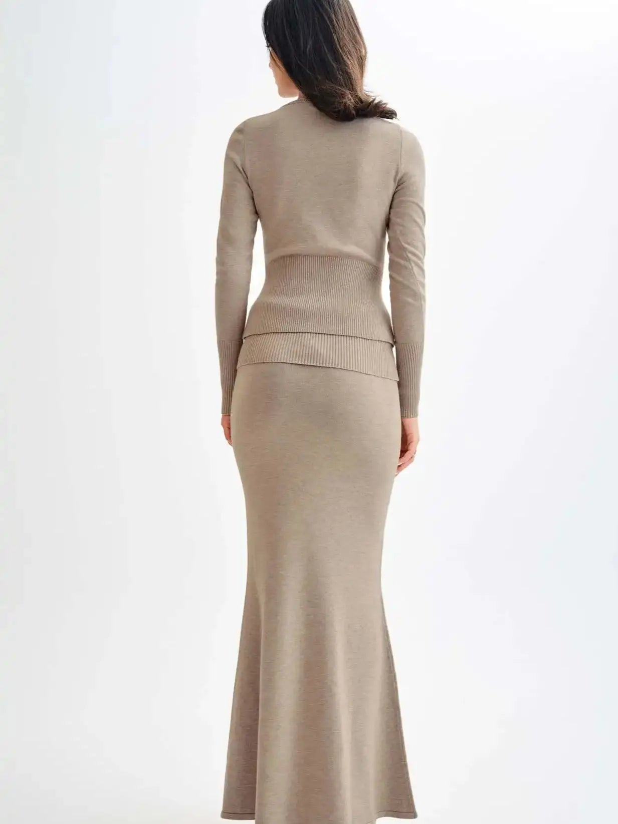 Chic V-Neck Sweater & Fish Tail Skirt Set VestiVogue